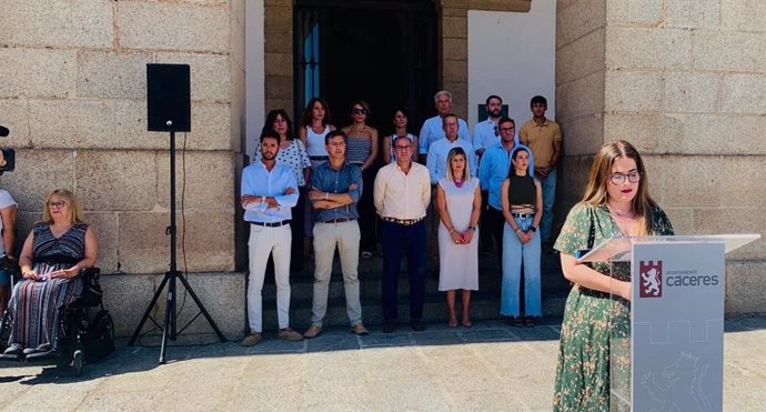 Minuto de silencio en Cáceres