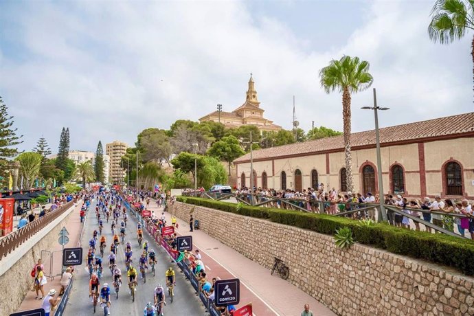 Salida de la novena etapa de La Vuelta