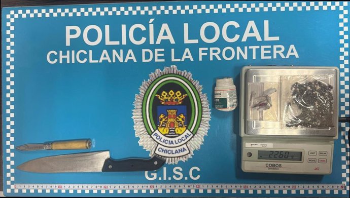 Arma y efectos intervenidos a un hombre detenido en Chiclana