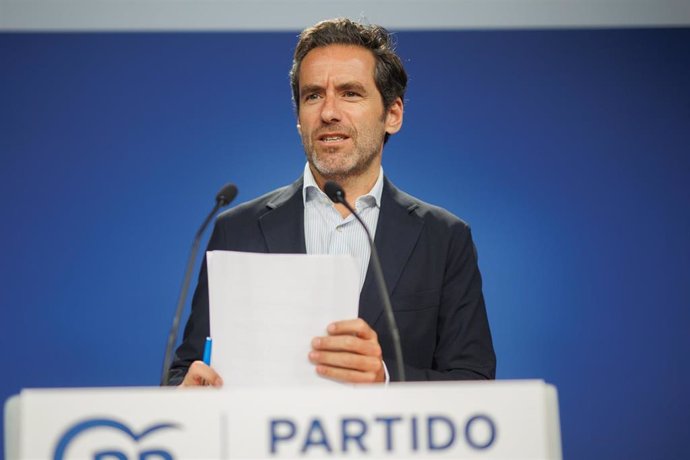 El portavoz del PP, Borja Sémper, durante una rueda de prensa posterior a la reunión del Comité de Dirección del PP, en la sede de la calle Génova, a 26 de agosto de 2024, en Madrid (España).