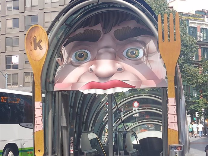 Entrada al metro en la plaza Moyua de Bilbao.