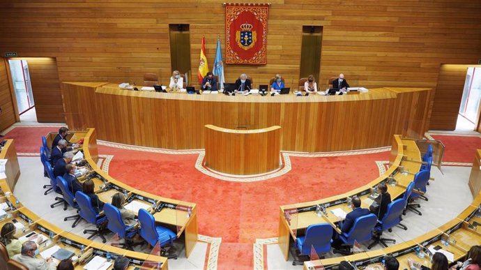 Archivo - Hemiciclo del Parlamento de Galicia en el último pleno de julio de 2021