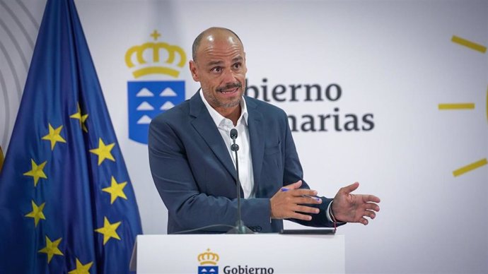 El portavoz del Gobierno de Canarias, Alfonso Cabello, en rueda de prensa