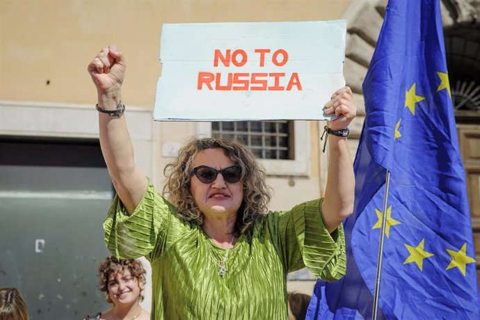 Archivo - Una protesta en Italia en contra de la ley de agentes extranjeros en Georgia