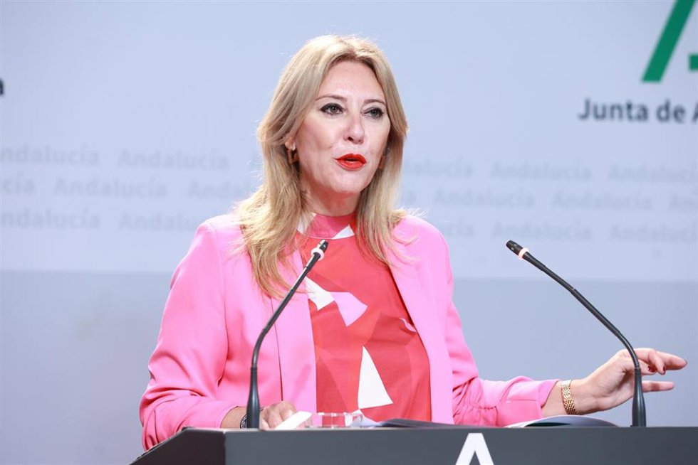 La consejera de Economía, Hacienda y Fondos Europeos y portavoz del Gobierno, CarolinaEspaña, comparece en la rueda de prensa posterior al Consejo de Gobierno de Andalucía. A 26 de agosto de 2024, en Sevilla (Andalucía, España). El Consejo de Gobierno 