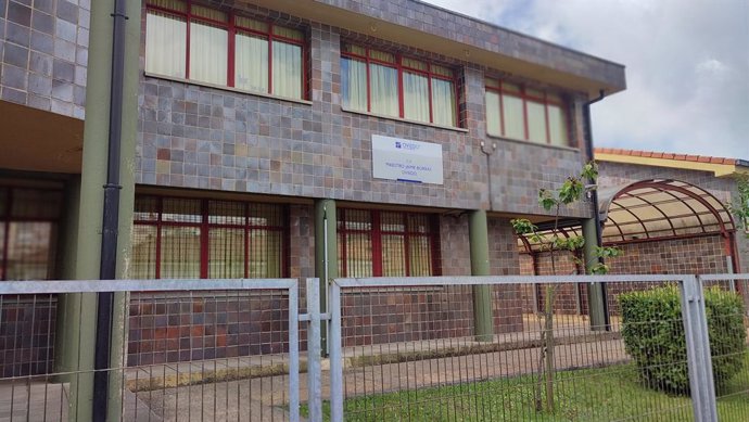 Archivo - Colegio Público Maestro Jaime Borrás, en Oviedo.