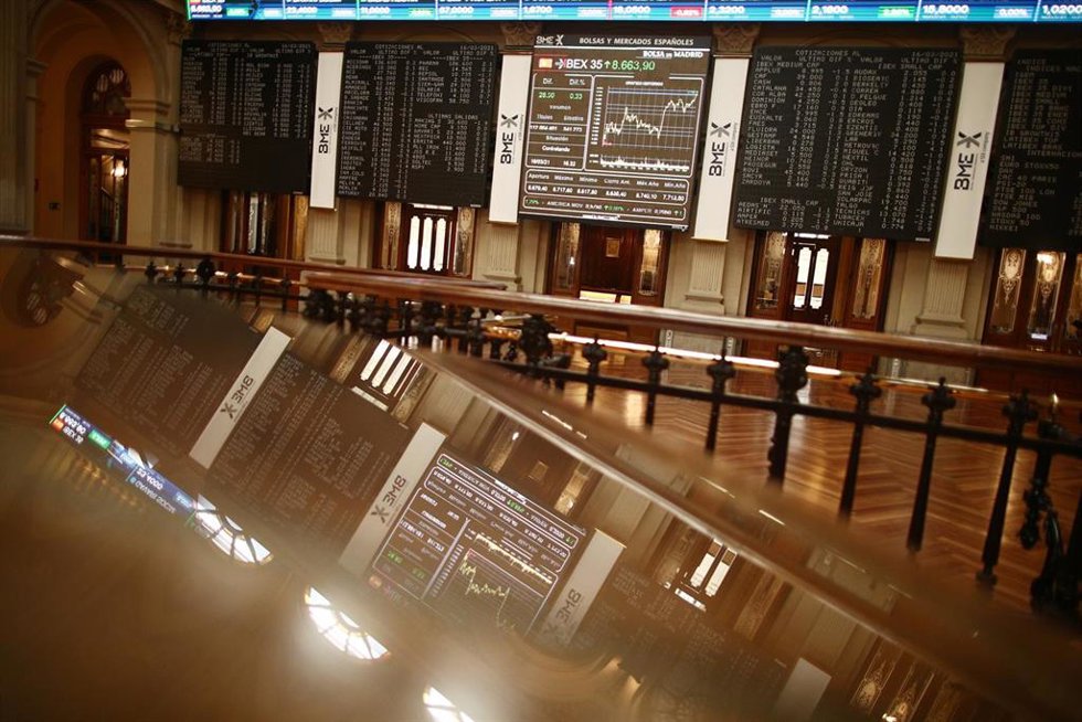 Archivo - Interior del Palacio de la Bolsa, a 16 de marzo de 2021