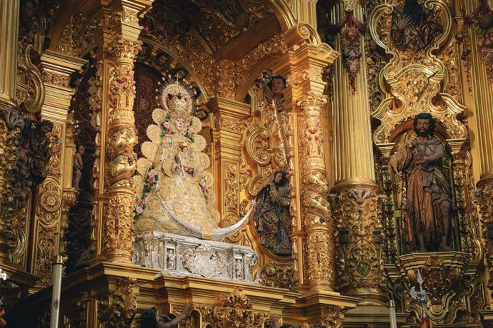 La Virgen del Rocío en su ermita.