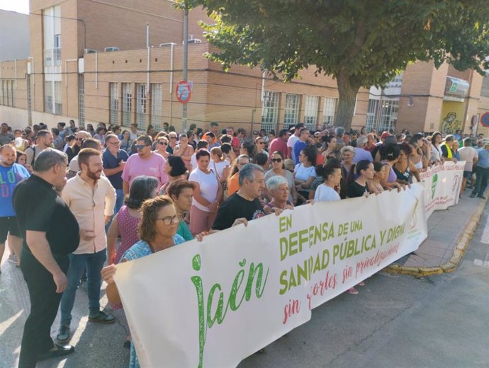 Concentración en Jódar por una sanidad pública de calidad.