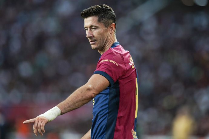 Robert Lewandowski of FC Barcelona gestures during the Spanish league, La Liga EA Sports, football match played between FC Barcelona and Athletic Club de Bilbao at Estadio Olimpico de Montjuic on August 24, 2024 in Barcelona, Spain.