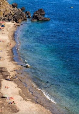 Un playa tranquila, a vista de dron