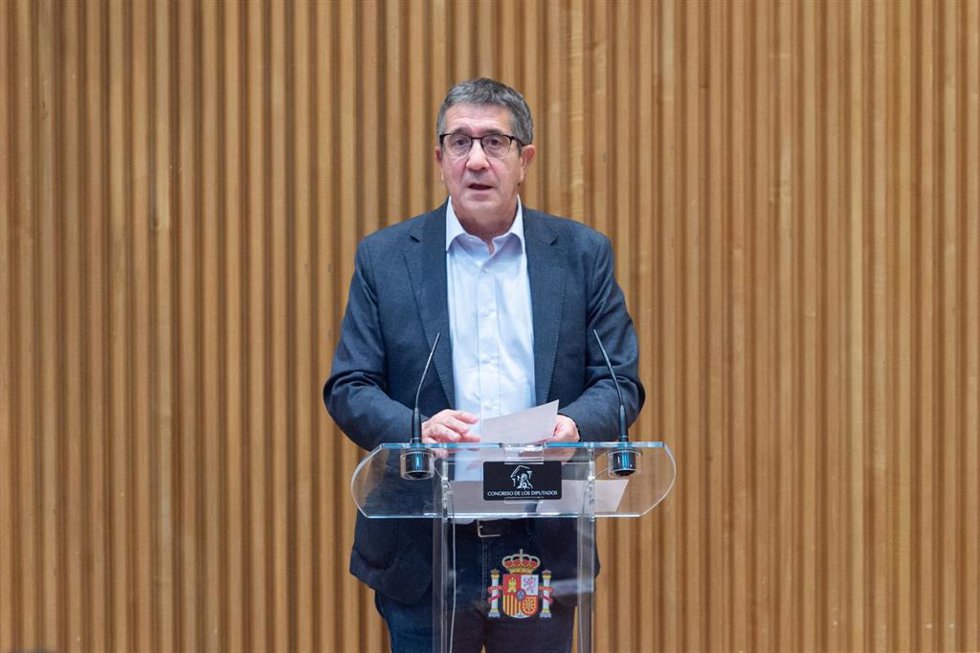 Archivo - El portavoz del PSOE en el Congreso, Patxi López, durante la jornada parlamentaria 'Educando en la Diversidad', en el Congreso de los Diputados, a 4 de julio de 2024, en Madrid (España). La jornada se celebra coincidiendo con la semana en la q