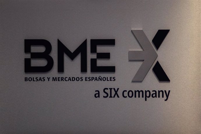 Archivo - Cartel de BME, a 18 de octubre de 2023, en Madrid (España).