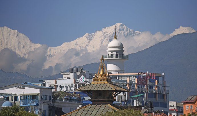 17 October 2022, Nepal, Kathmandu: Himalayas Mountain range is pictured as weather clears with the retreat of monsoon from the country in Kathmandu. Photo: Sunil Sharma/ZUMA Press Wire/dpa