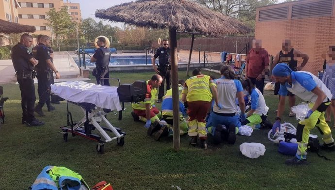 Salvan a una mujer que sufrió un infarto en una piscina comunitaria en Las Tablas