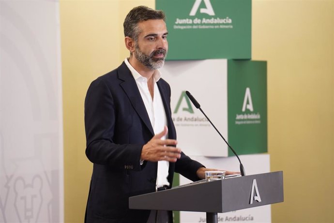 Archivo - El consejero de Agricultura, Pesca, Agua y Desarrollo Rural y consejero de Sostenibilidad, Medio Ambiente y Economía Azul de la Junta de Andalucía, Ramón Fernández-Pacheco