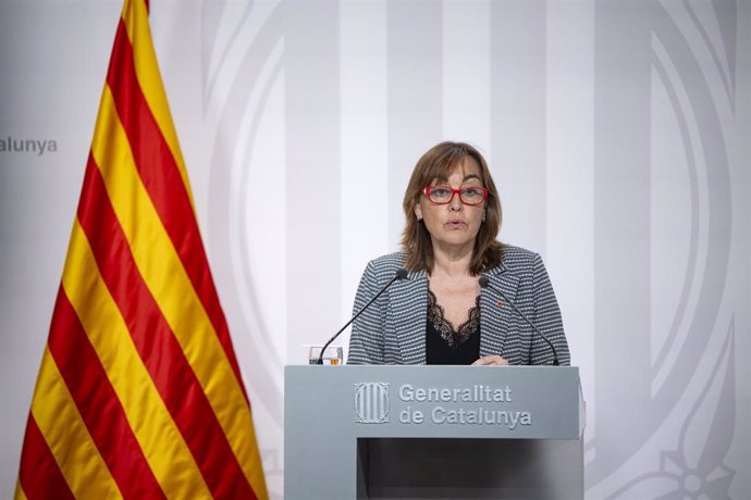 La consellera de Territorio, Vivienda y Transición Ecológica y portavoz de la Generalitat, Sílvia Paneque, durante una rueda de prensa, en el Palau de la Generalitat, a 27 de agosto de 2024