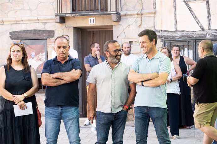 El presidente de la Diputación de Cáceres, Miguel Ángel Morales, visita la localidad de Cabrero