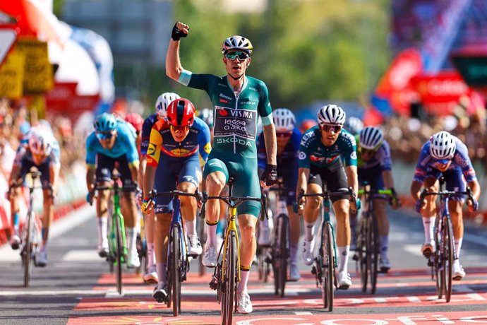 Wout van Aert celebra la victoria en la etapa 7 de La Vuelta 2024