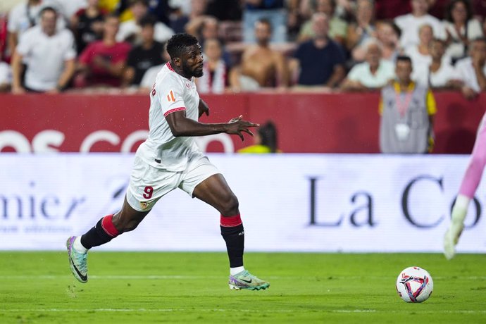 Kelechi Iheanacho of Sevilla FC in action during the Spanish league, La Liga EA Sports, football match played between Sevilla FC and Villarreal CF at Ramon Sanchez-Pizjuan stadium on August 23, 2024, in Sevilla, Spain.