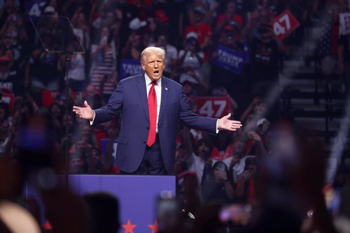 El expresidente estadounidense Donald Trump durante un mitin en Glendale, Arizona