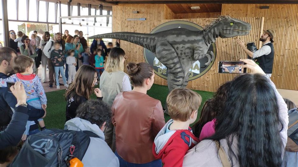 Dinosaurio articulado de Dinópolis.