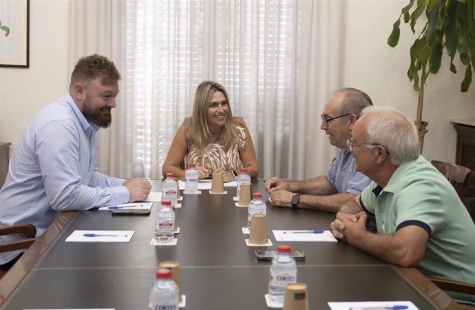 Archivo - Castellón.- La Diputación plantea crear una escuela del 'parany' o una "cátedra científica" para su recuperación