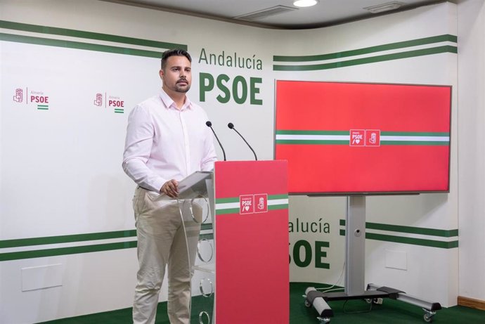 El parlamentario andaluz del PSOE de Almería, Mateo Hernández.