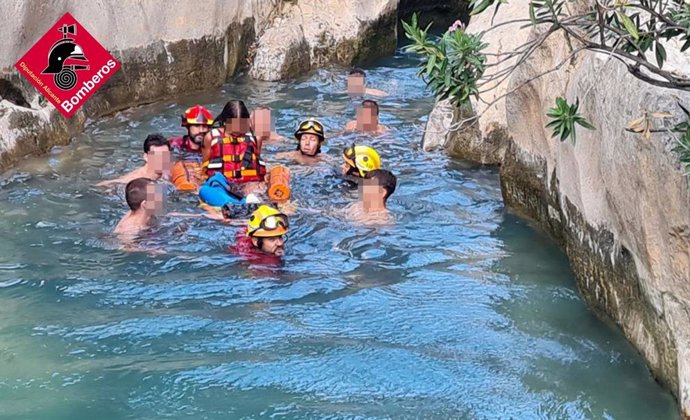 Rescatan a una joven turista lesionada en las Fuentes del Algar