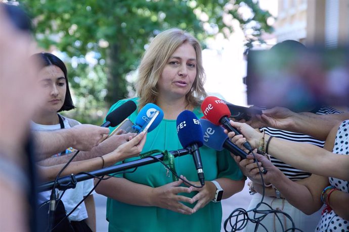 La vicealcaldesa y delegada de Seguridad y Emergencias, Inmaculada Sanz, atiende a medios. Archivo.