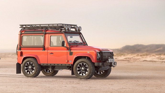 Land Rover lanza el Classic Defender V8 de Works Bespoke, desde 225.000 euros.