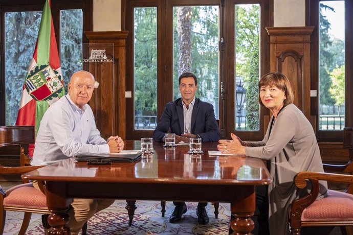 El lehendakari, Imanol Pradales, se ha reunido este miércoles en el Palacio de Ajuria Enea con una representación del sindicato UGT