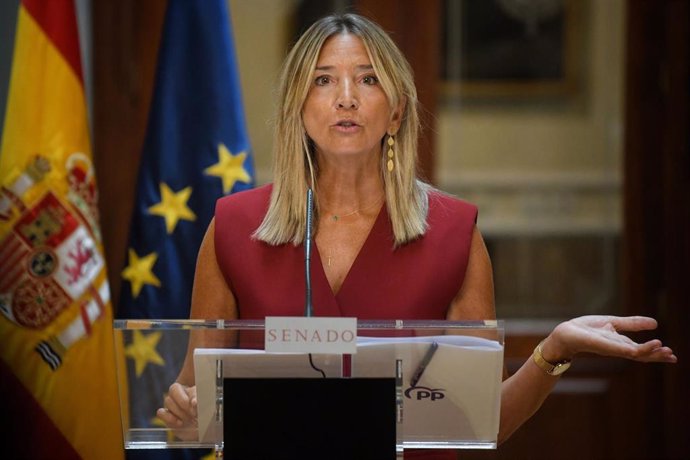 La portavoz del PP en el Senado, Alicia García, durante una rueda de prensa en el Senado, a 28 de agosto de 2024, en Madrid (España). En su comparecencia, Alicia García ha anunciado la actividad del Grupo Popular en los próximos meses.