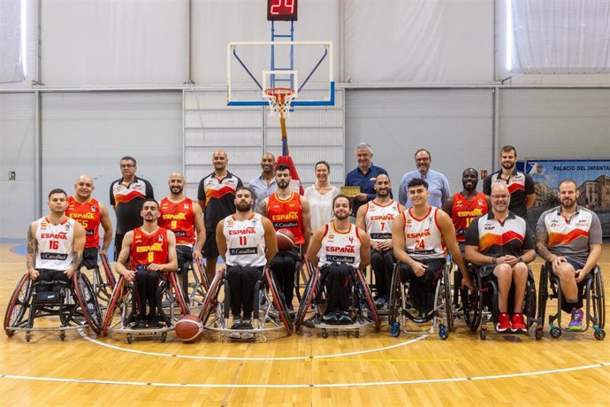 Foto de la selección masculina de baloncesto en silla de ruedas