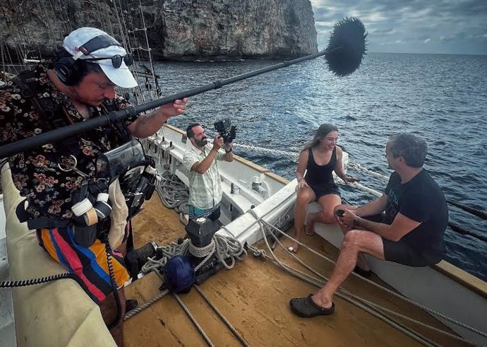 Bakery Group rueda un documental sobre el Patín de Vela y la sostenibilidad del mar con la activista Olivia Mandle