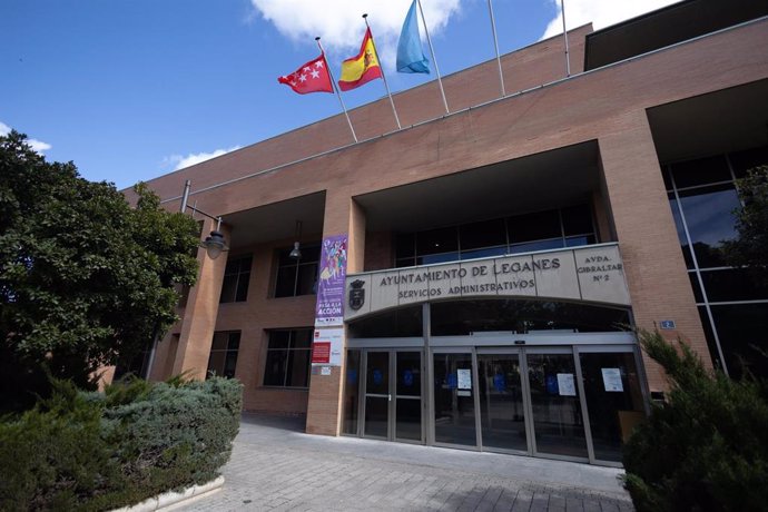 Archivo - Fachada del Ayuntamiento de Leganés, a 8 de marzo de 2024, en Leganés, Madrid (España).