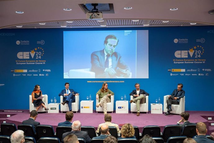 Imagen de la mesa redonda.