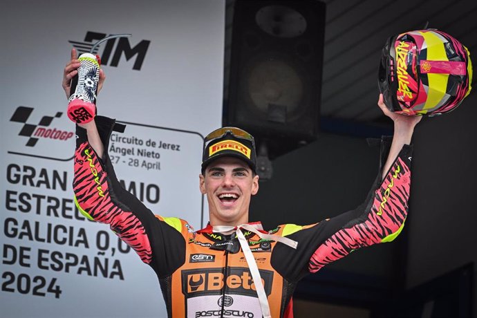 Archivo - El piloto español Fermin Aldeguer celebra una victoria en Moto2 con el Speed Up Racing.