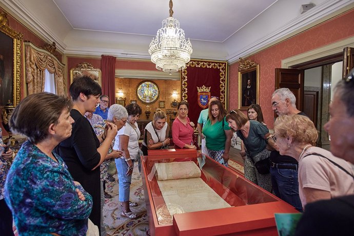 Archivo - Visita guiada al Ayuntamiento de Pamplona.