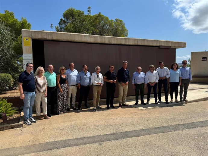 El conseller de Medio Ambiente, Infraestructuras y Territorio, Vicente Martínez Mus, visita el Refugio Municipal de Animales de La Nucía (Alicante)