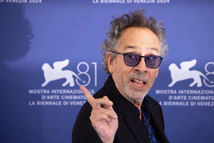 28 August 2024, Italy, Venice: US director Tim Burton arrives for the photocall of the opening film 'Beetlejuice Beetlejuice' during the 81th Venice International Film Festival. Photo: Cinzia Camela/LPS via ZUMA Press Wire/dpa