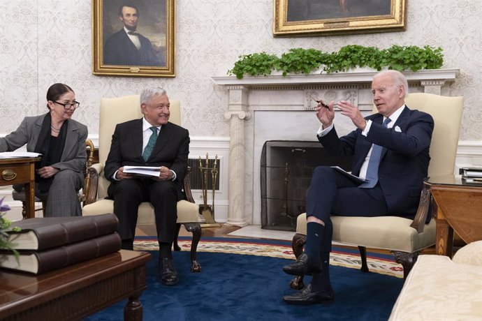 Archivo - El presidente de México, Andrés Manuel López Obrador, y el presidente estadounidense, Joe Biden