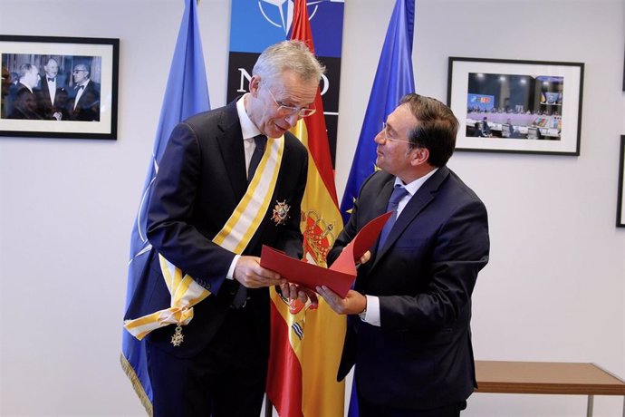 El Secretario General De La OTAN, Jens Stoltenberg, Ha Recibido  La Condecoración De La Gran Cruz De La Orden De Isabel La Católica, Distinción Que Ha Impuesto El Ministro De Exteriores, José Manuel Albares