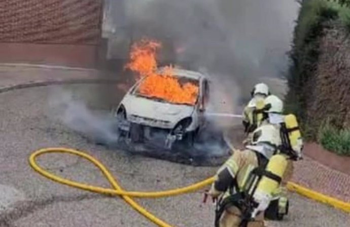 Incendio de un vehículo en Toledo