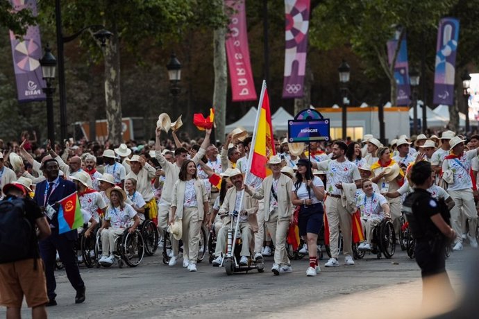 Imagen del desfile de España durante la Ceremonia de Inauguración de los Juegos Paralímpicos de París