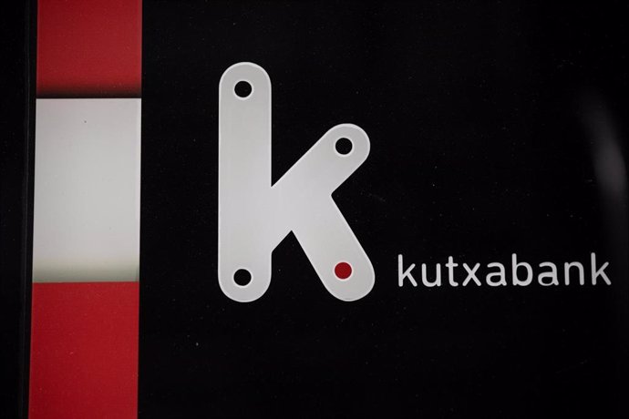 Archivo - Una de las oficinas de Kutxabank,