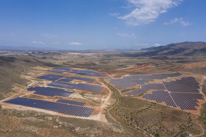 Archivo - Planta Solar 'La Cabrita', en Almería.