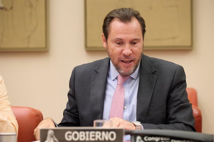 El ministro de Transportes y Movilidad Sostenible, Óscar Puente, comparece en la Comisión de Transportes y Movilidad Sostenible del Congreso de los Diputados, a 29 de agosto de 2024, en Madrid 