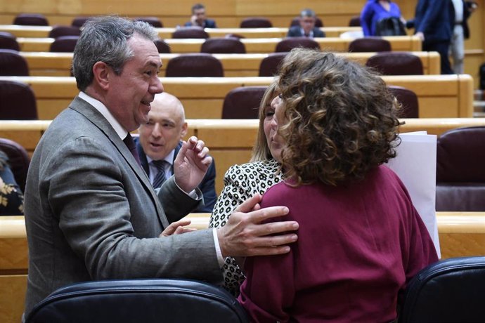 Archivo - El senador del PSOE, Juan Espadas y la vicepresidenta primera del Gobierno, ministra de Hacienda y vicesecretaria general del PSOE, María Jesús Montero, durante una sesión de control al Gobierno, en el Senado, a 11 de junio de 2024, en Madrid (E