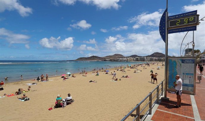 Archivo - Playa de Las Canteras